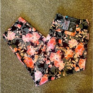 Casablanca Capris by Marakech Clothing. New With Tags. Size Large. Multi Floral